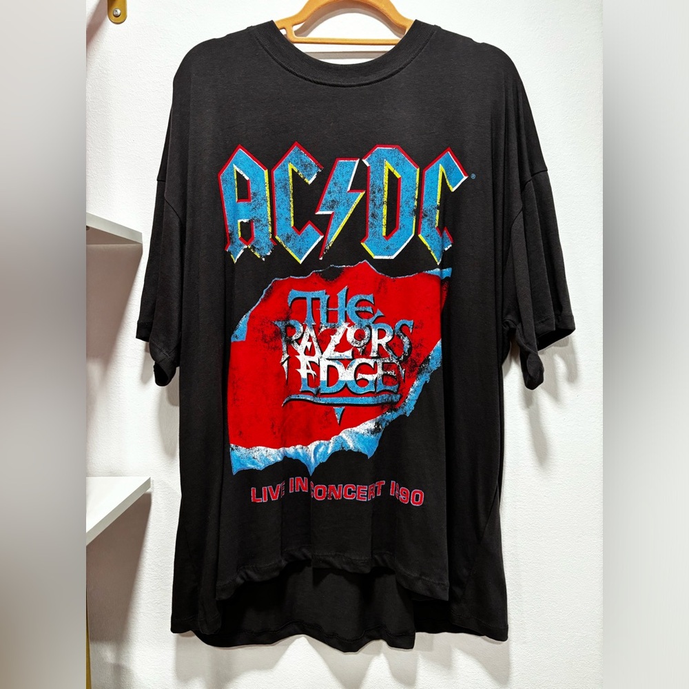 Black H&M x ACDC concert tour Tshirt